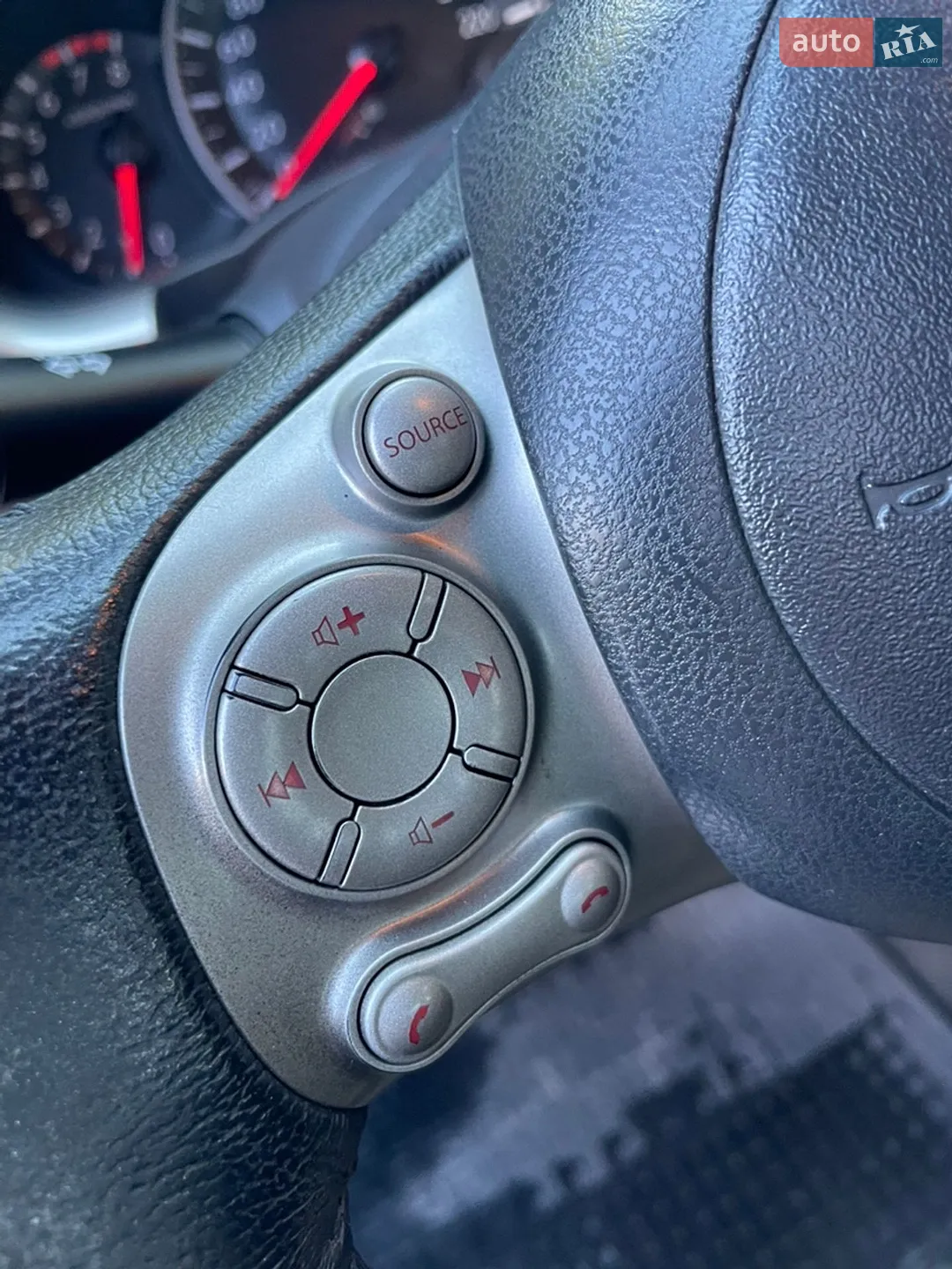 2013 Nissan Micra - мініатюра 25