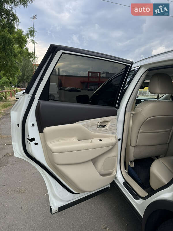 Позашляховик / Кросовер Nissan Murano 2017 в Києві