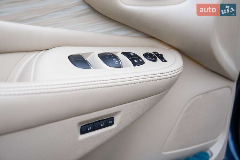 Позашляховик / Кросовер Nissan Murano 2015 в Львові