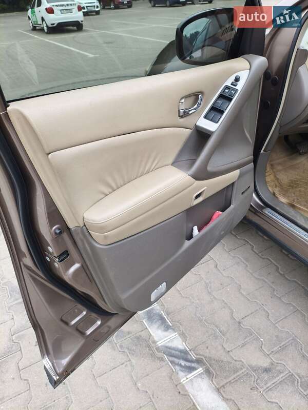 Позашляховик / Кросовер Nissan Murano 2011 в Києві