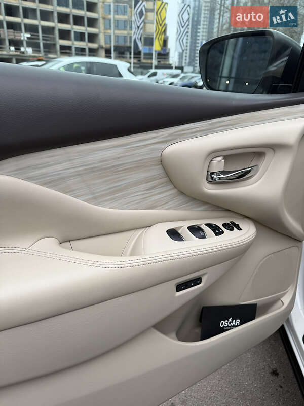 Позашляховик / Кросовер Nissan Murano 2017 в Києві