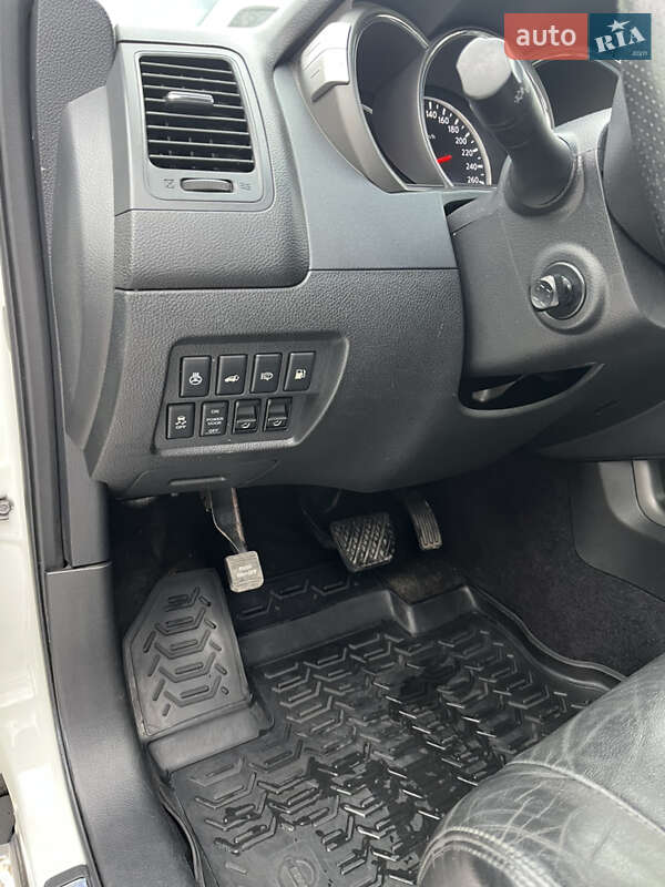 Позашляховик / Кросовер Nissan Murano 2012 в Києві