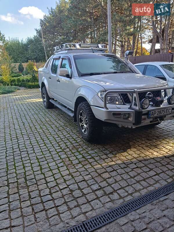 Пікап Nissan Navara 2011 в Запоріжжі