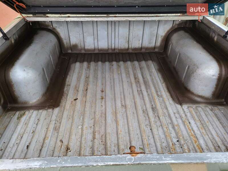 Пікап Nissan Navara 2003 в Києві