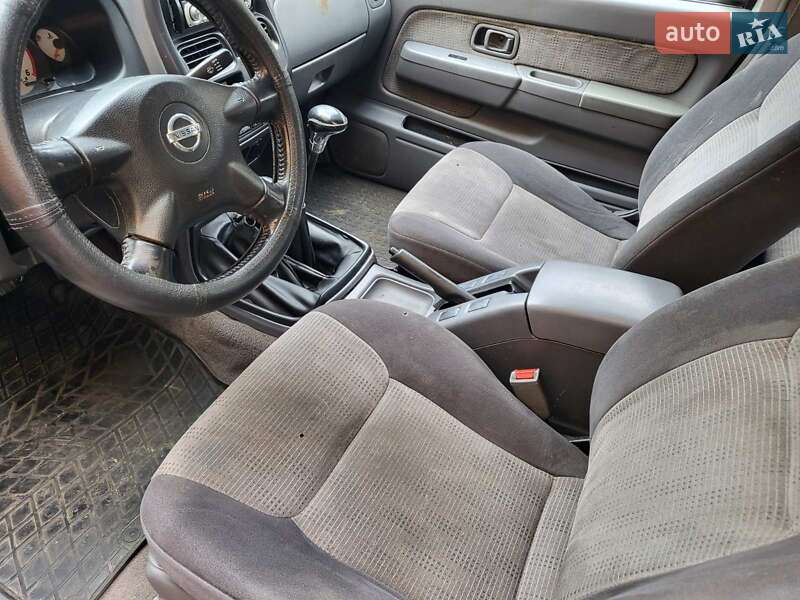 Пікап Nissan Navara 2003 в Києві