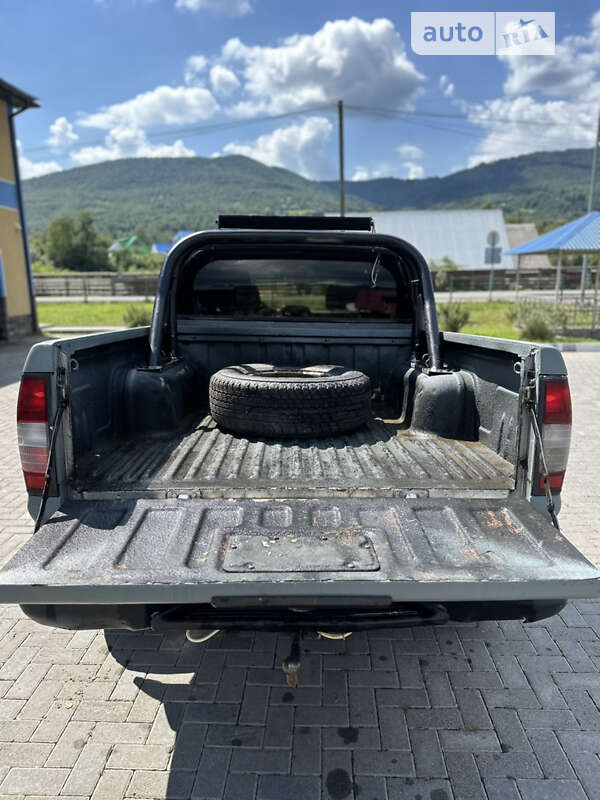 Пікап Nissan Navara 2003 в Міжгір'ї