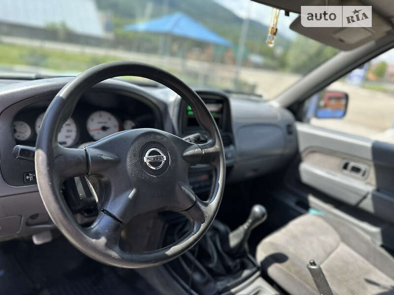 Пікап Nissan Navara 2003 в Міжгір'ї