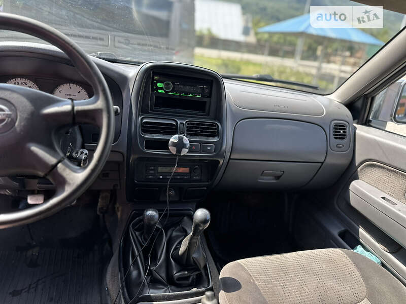 Пікап Nissan Navara 2003 в Міжгір'ї