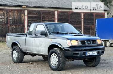 Пікап Nissan Navara 2000 в Міжгір'ї