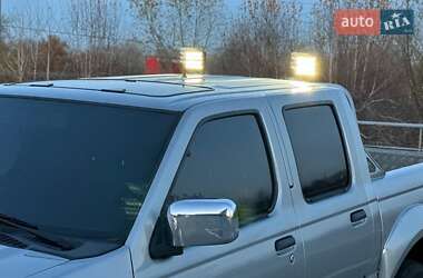 Пикап Nissan Navara 2002 в Киеве