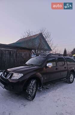 Пикап Nissan Navara 2012 в Сарнах