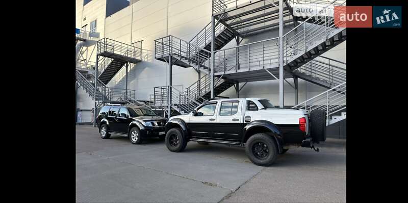 Пикап Nissan Navara 2010 в Киеве