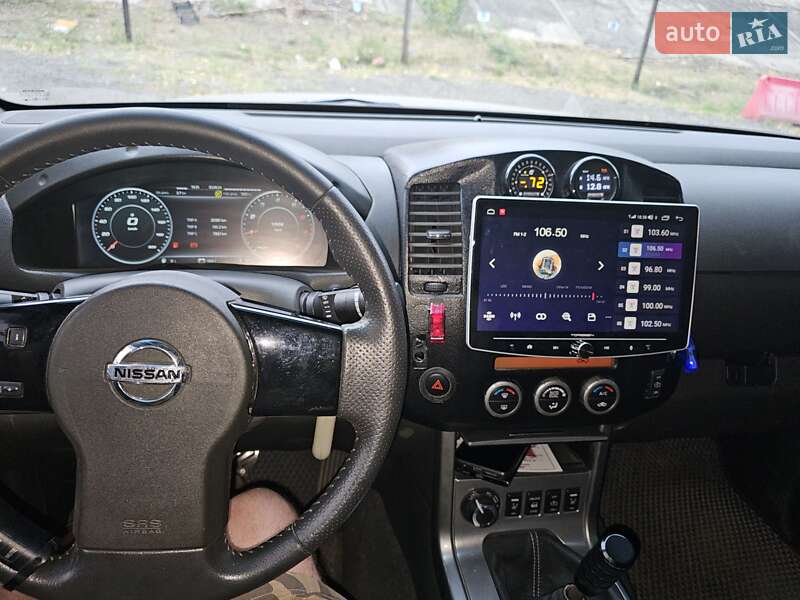 Пикап Nissan Navara 2010 в Киеве