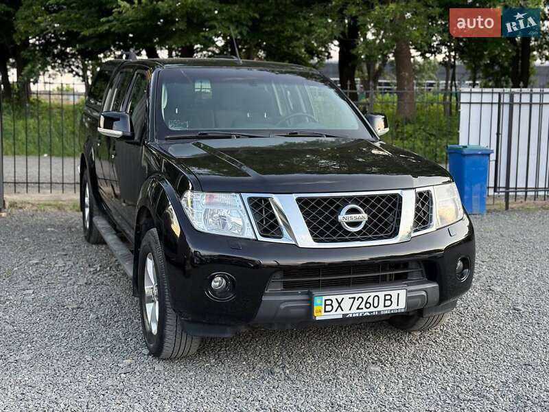 Пікап Nissan Navara 2012 в Хмельницькому