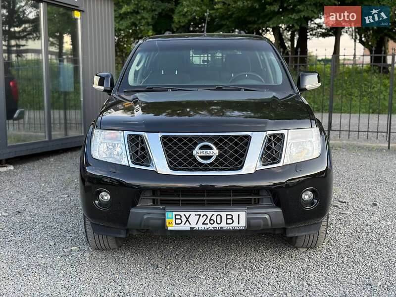 Пікап Nissan Navara 2012 в Хмельницькому