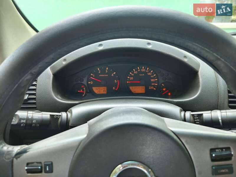 Пикап Nissan Navara 2008 в Городне