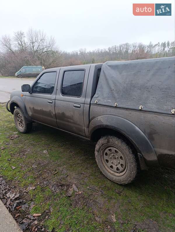 Пикап Nissan Navara 2010 в Васильковке