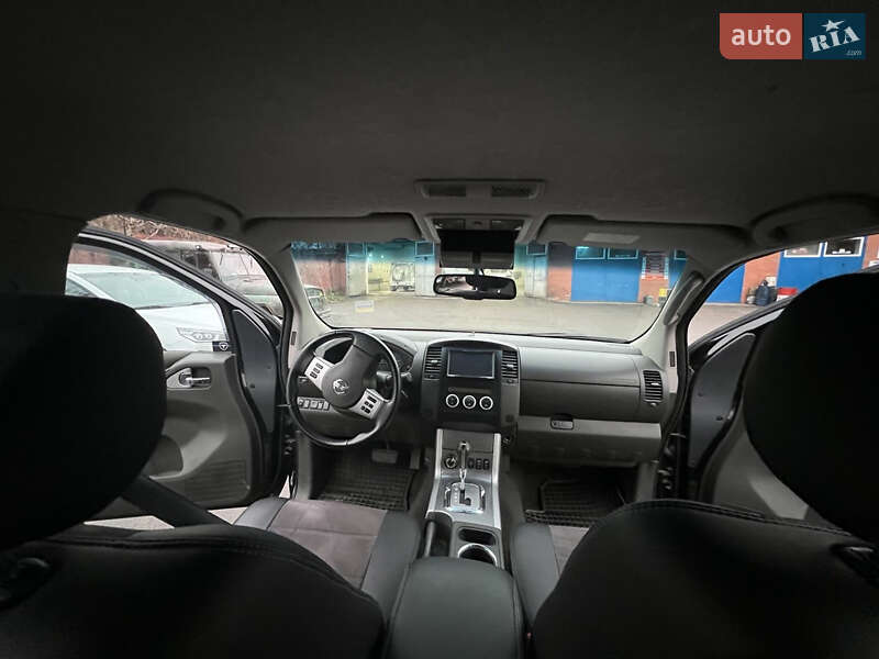 Пікап Nissan Navara 2012 в Хмільнику