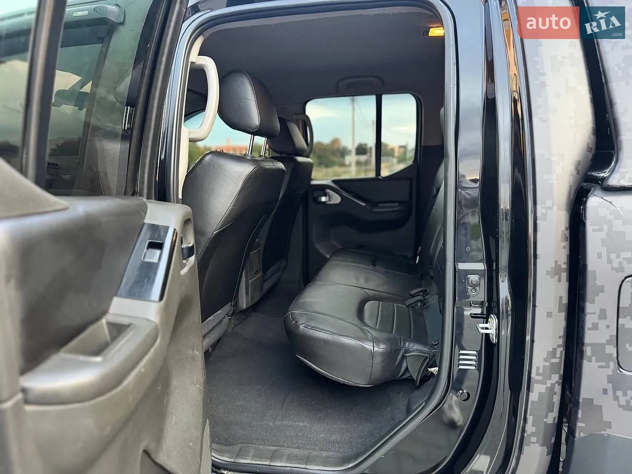 2010 Nissan Navara (Frontier) - мініатюра 12