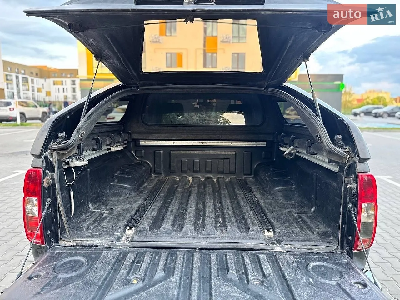 2010 Nissan Navara (Frontier) - мініатюра 17