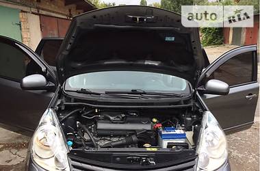 Хэтчбек Nissan Note 2011 в Киеве