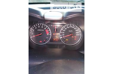 Хэтчбек Nissan Note 2012 в 