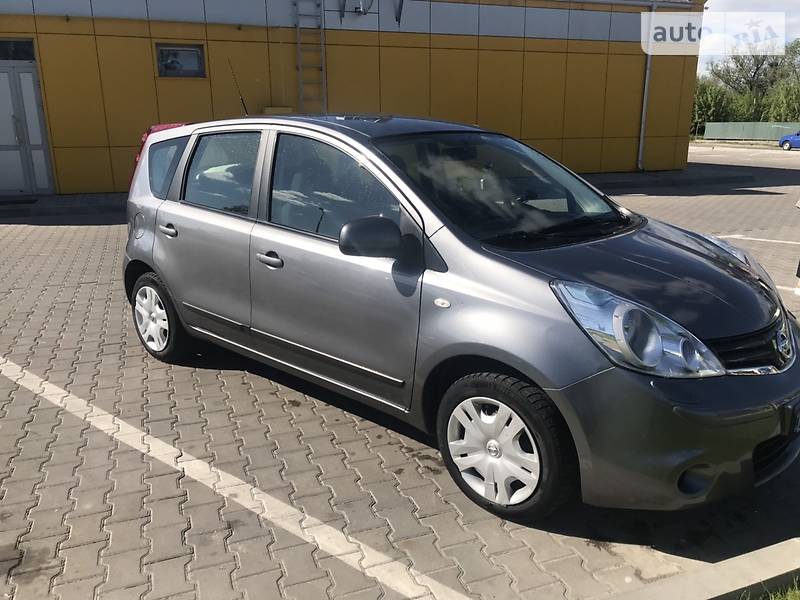 Хетчбек Nissan Note 2012 в Дубні