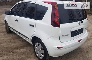 Хетчбек Nissan Note 2011 в 