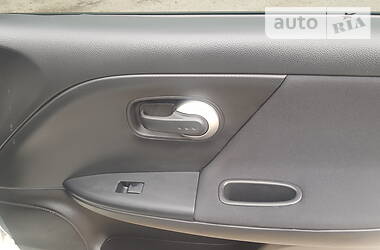 Хетчбек Nissan Note 2011 в 