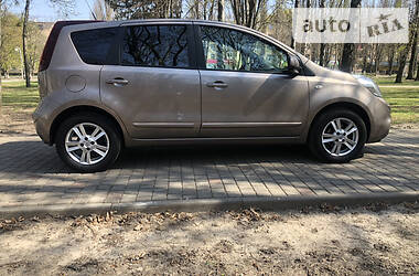 Хетчбек Nissan Note 2011 в 