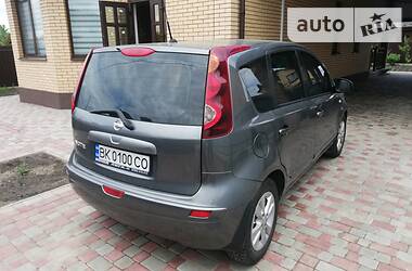 Хетчбек Nissan Note 2010 в 