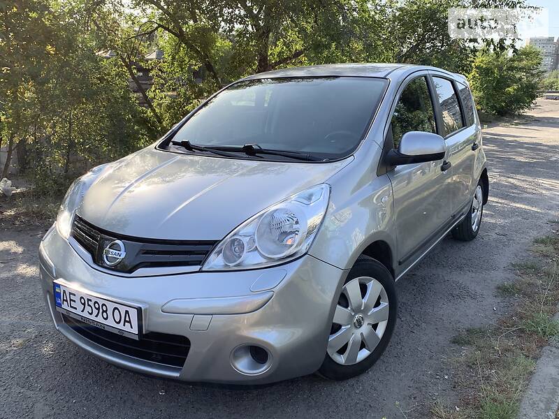 Хетчбек Nissan Note 2013 в Дніпрі