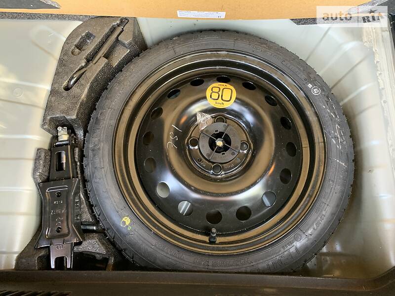 Хетчбек Nissan Note 2013 в Дніпрі