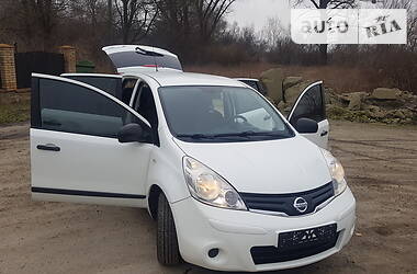 Хэтчбек Nissan Note 2011 в Городке