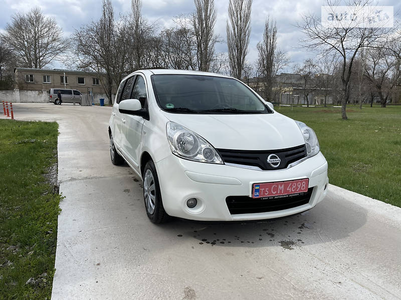 Хэтчбек Nissan Note 2009 в Херсоне