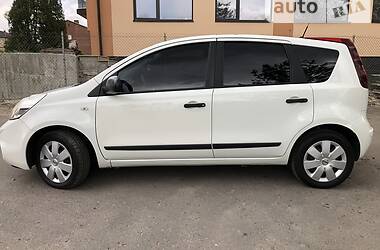 Хэтчбек Nissan Note 2011 в Городке