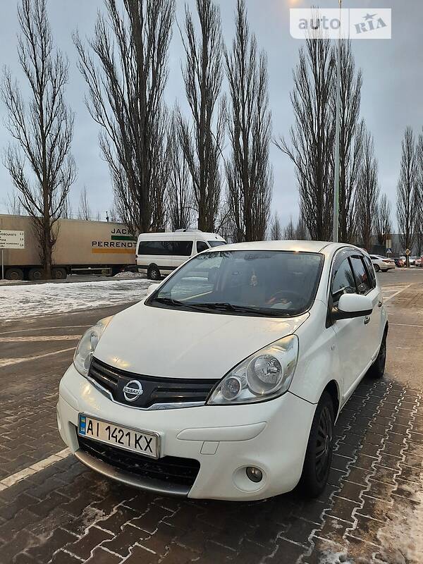 Хэтчбек Nissan Note 2010 в Сарнах