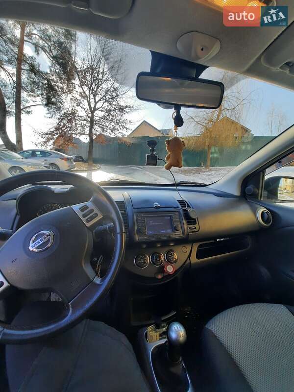 Хетчбек Nissan Note 2010 в Сарнах