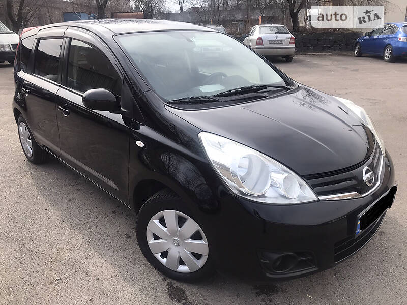 Хэтчбек Nissan Note 2011 в Ровно