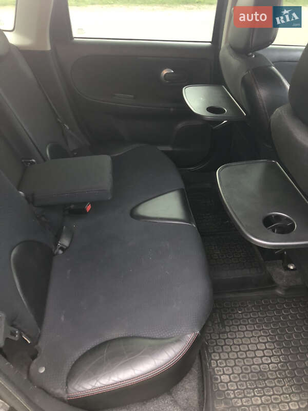 Хэтчбек Nissan Note 2010 в Умани фото 13 Хэтчбек Nissan Note 2010 в Умани