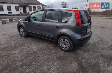 Хэтчбек Nissan Note 2006 в Дубно