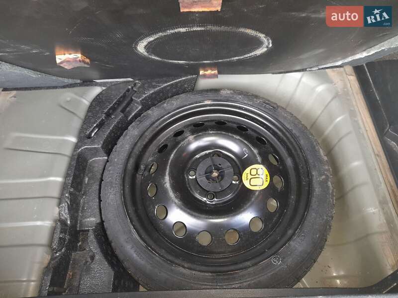 Хэтчбек Nissan Note 2006 в Дубно фото 25 Хэтчбек Nissan Note 2006 в Дубно