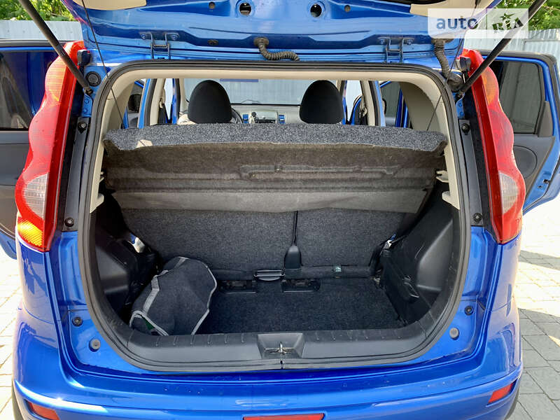 Хэтчбек Nissan Note 2008 в Мукачево