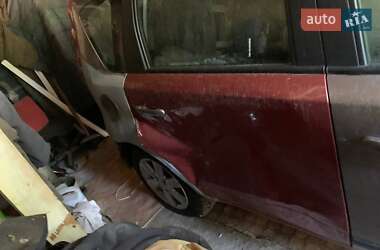 Хэтчбек Nissan Note 2007 в Остер