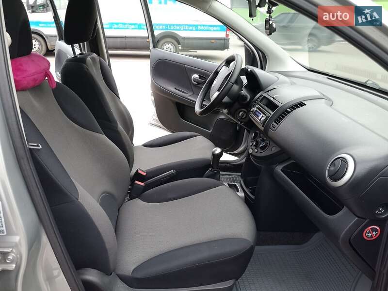 Хетчбек Nissan Note 2012 в Малині