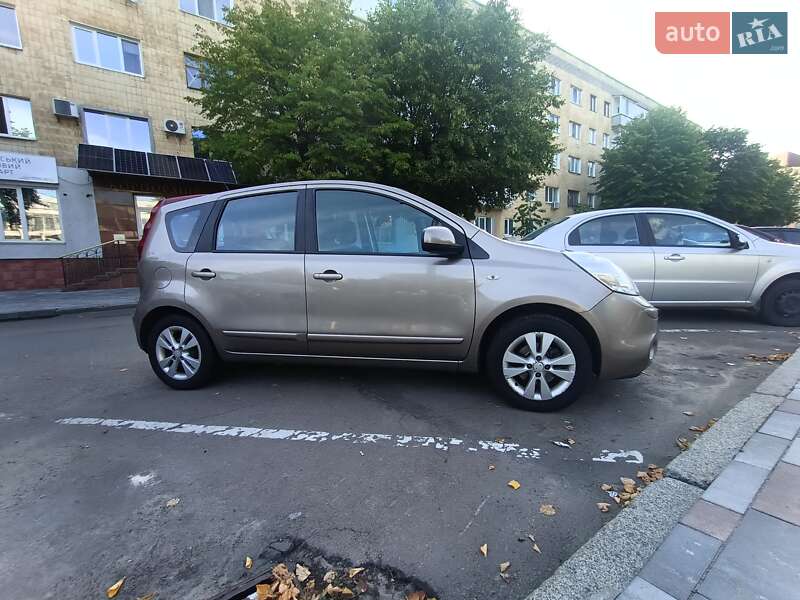 Хетчбек Nissan Note 2010 в Житомирі