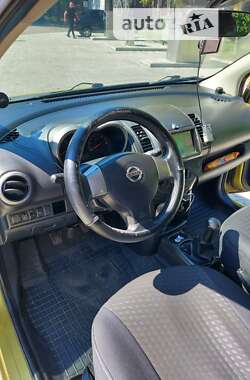 Хетчбек Nissan Note 2006 в Чернівцях