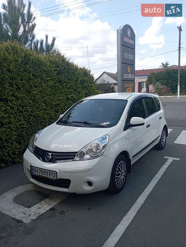 Хетчбек Nissan Note 2013 в Біляївці