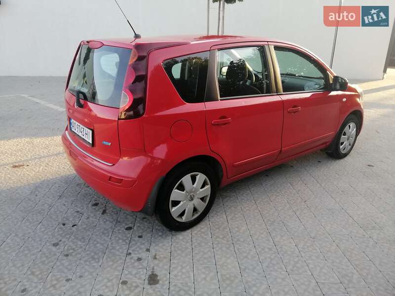 Хэтчбек Nissan Note 2010 в Ужгороде