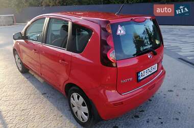 Хетчбек Nissan Note 2010 в Ужгороді